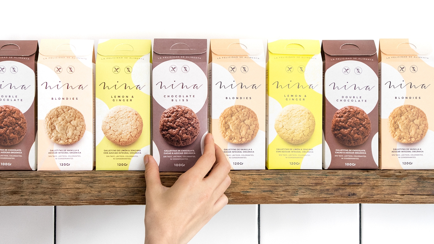 金色（香草）、巧克力色（可可和巧克力）和柠檬姜系列饼干食品包装设计